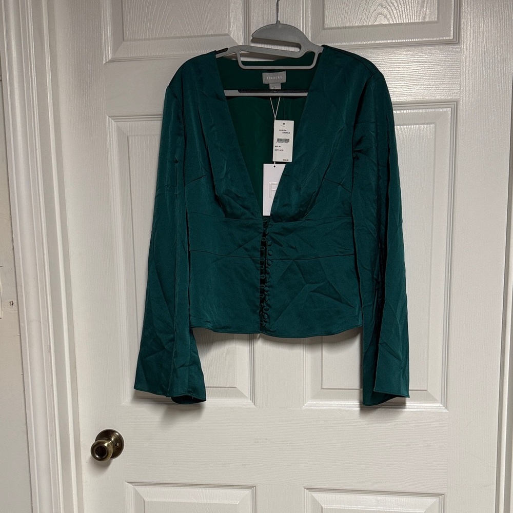 Chic Emerald Green Women's Blouse with Button Detail